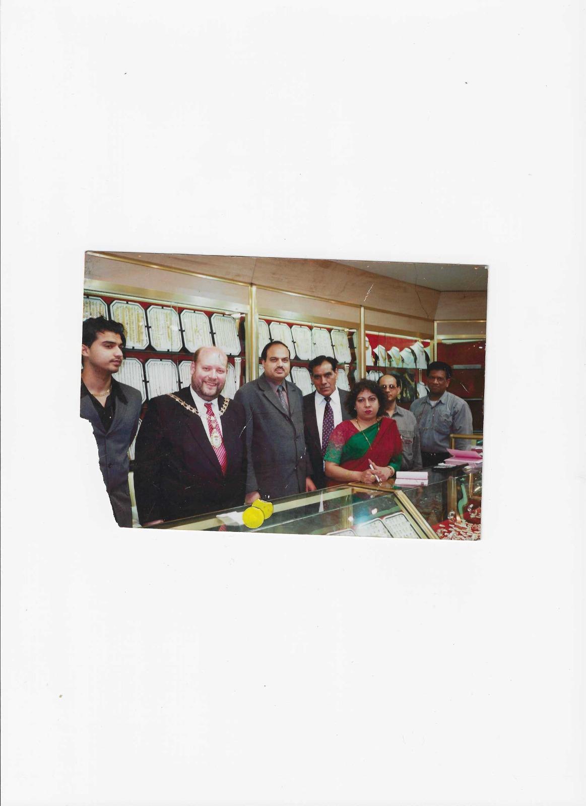 Sanjeev’s Photo History Book image 3