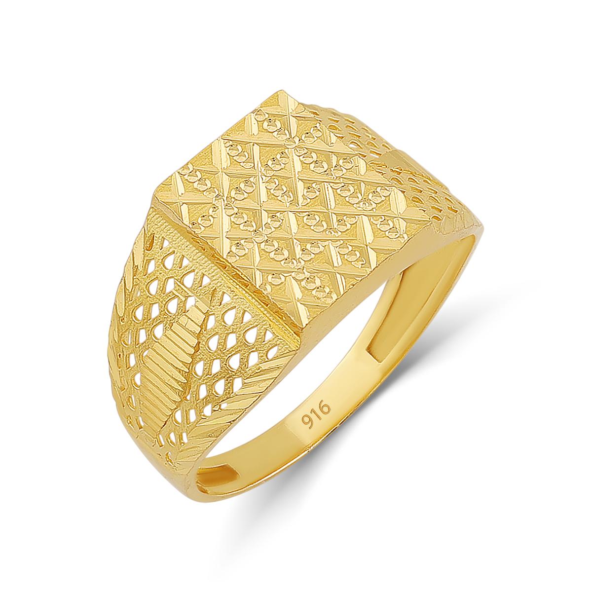 Lightweight 22k Gold Men’s Band Image